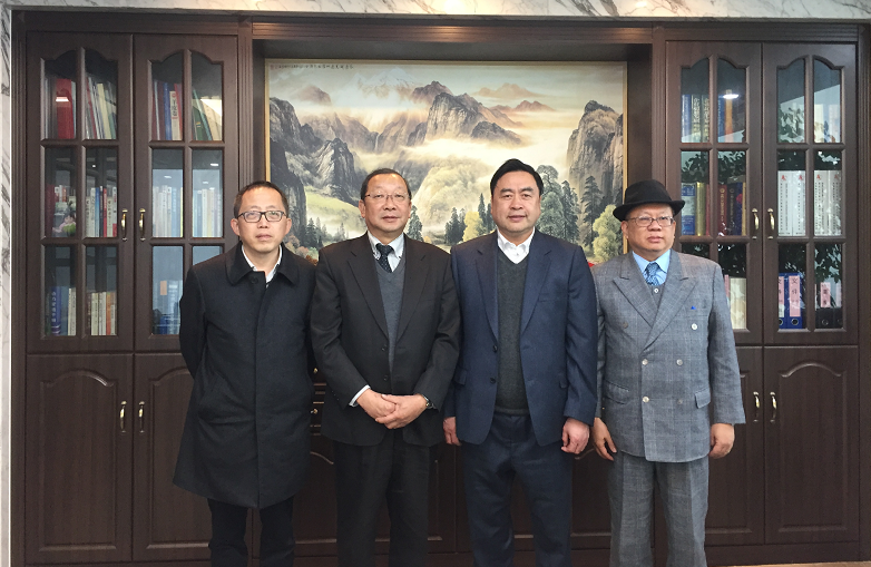 趙振元和陳宗欣教授、蛯子晴夫總經(jīng)理、愛(ài)德中創(chuàng)公司鄒克總經(jīng)理親切合影.png