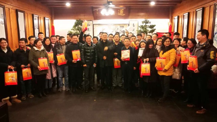 2-收到趙振元同志的慰問，欣喜寫在現(xiàn)場每一位工作人員的臉上.jpg