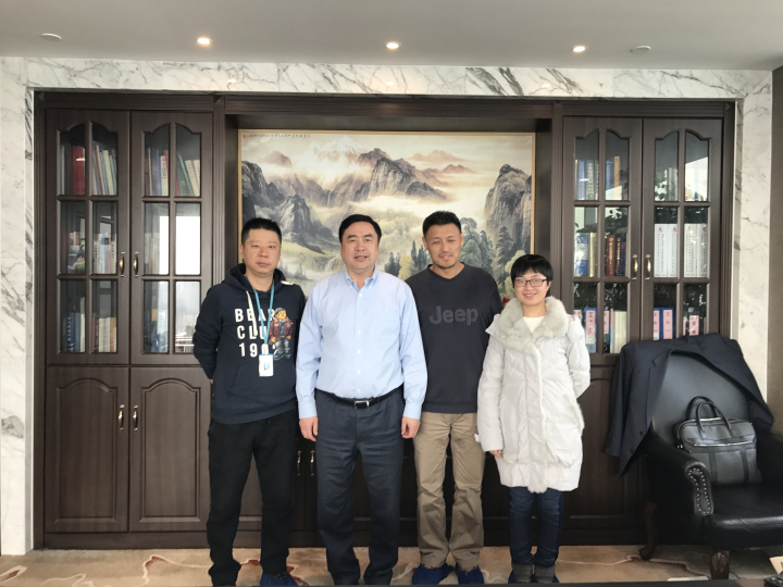 6-趙振元同志和新疆分院張松濤、總包公司房弢、潘柯樾親切合影.jpg