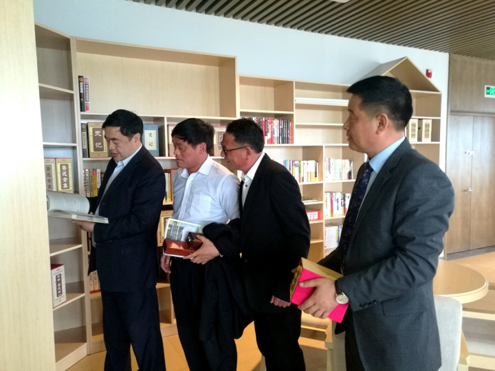 6-趙振元董事長參觀?；鶈T工文化中心.jpg