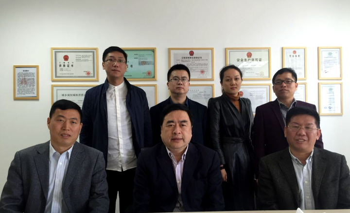 3-趙振元同志與南通分院周安舉、賀奎田、趙宇、郭明偉、于海燕、唐鋒等同志親切合影.jpg